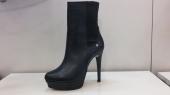 Hermosos modelos sigue usando tus minifaldas siéntete cómoda, elegante, sexi  - Liz Guerrero Boutique