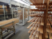 Trabajamos con los materiales de más alta calidad en madera y poliestireno, así mismo con el Stock necesario para grandes producciones. - Difracta - Marcos y Diseño de Interiores