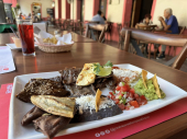 ¡Te esperamos con los brazos abiertos y una mesa llena de delicias! - Casa Atlixco Restaurante