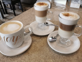  - 1200 Alto Café