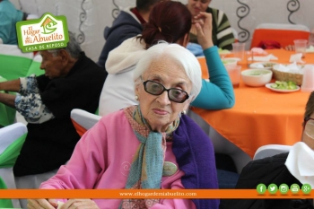 Celebrando con nuestros queridos Abuelitos Y Abuelitas.
El Hogar de mi Abuelito - Asilos en Puebla....