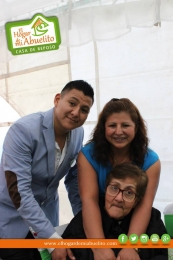 Celebrando con nuestros queridos Abuelitos Y Abuelitas.
El Hogar de mi Abuelito - Asilos en Puebla....
