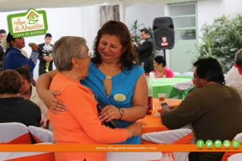 Celebrando con nuestros queridos Abuelitos Y Abuelitas.
El Hogar de mi Abuelito - Asilos en Puebla....