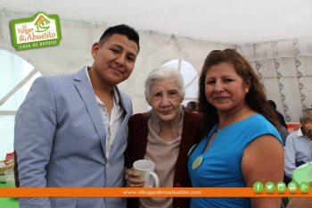 Celebrando con nuestros queridos Abuelitos Y Abuelitas.
El Hogar de mi Abuelito - Asilos en Puebla....