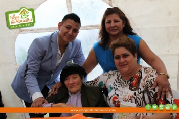 Celebrando con nuestros queridos Abuelitos Y Abuelitas.
El Hogar de mi Abuelito - Asilos en Puebla....