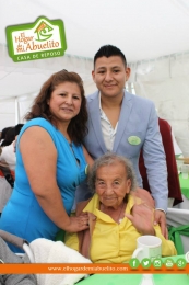 Celebrando con nuestros queridos Abuelitos Y Abuelitas.
El Hogar de mi Abuelito - Asilos en Puebla....
