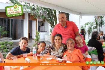 Celebrando con nuestros queridos Abuelitos Y Abuelitas.
El Hogar de mi Abuelito - Asilos en Puebla....