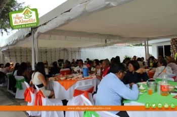 Celebrando con nuestros queridos Abuelitos Y Abuelitas.
El Hogar de mi Abuelito - Asilos en Puebla....
