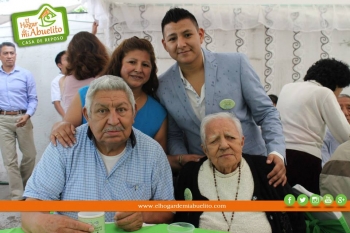 Celebrando con nuestros queridos Abuelitos Y Abuelitas.
El Hogar de mi Abuelito - Asilos en Puebla....