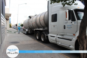 Operadores uniformados  - Pipas De Agua Palacios - Puebla