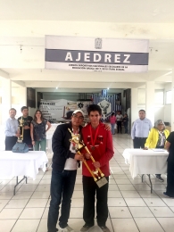 Y gracias a nuestro maestro Fidel Ponce que lo preparó para obtenerlo. 
¡Muchas felicidades campeón...