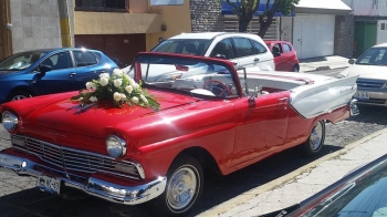 Arreglo floral para carro de bodas - Botoncito Corazón  - Florería Botoncito Corazón - Puebla