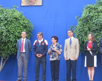 Con gran nostalgia y agradecimiento, la junta de gobierno, rectoría, directores, padres de familia, ...