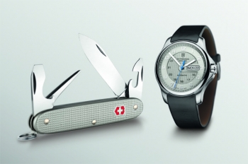 Victorinox Swiss Army concilia tradición y modernidad reuniendo por primera vez en un estuche único ...